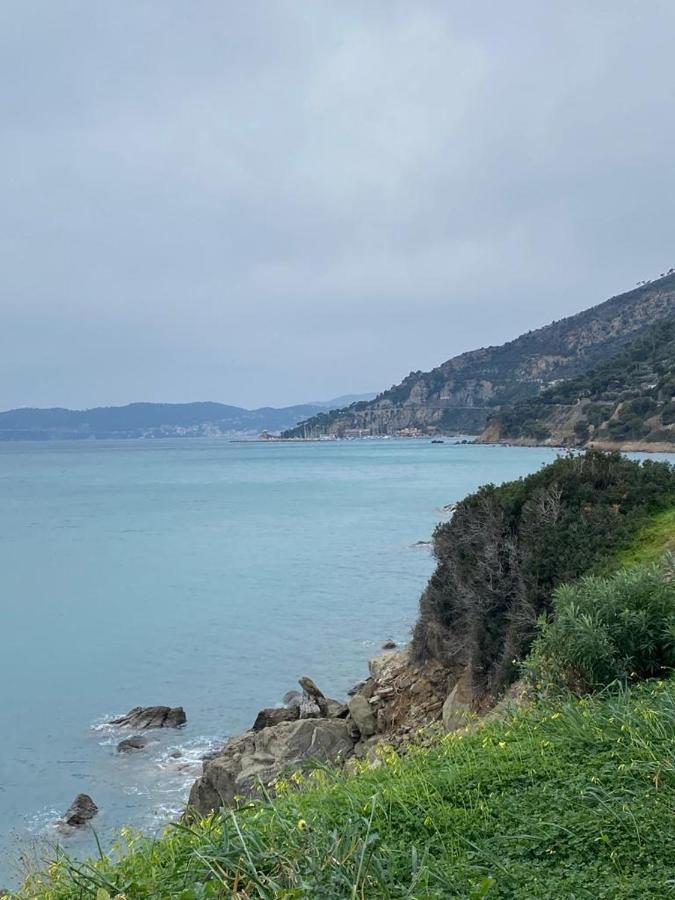 Appartamento Vista Mare Albenga Exteriör bild
