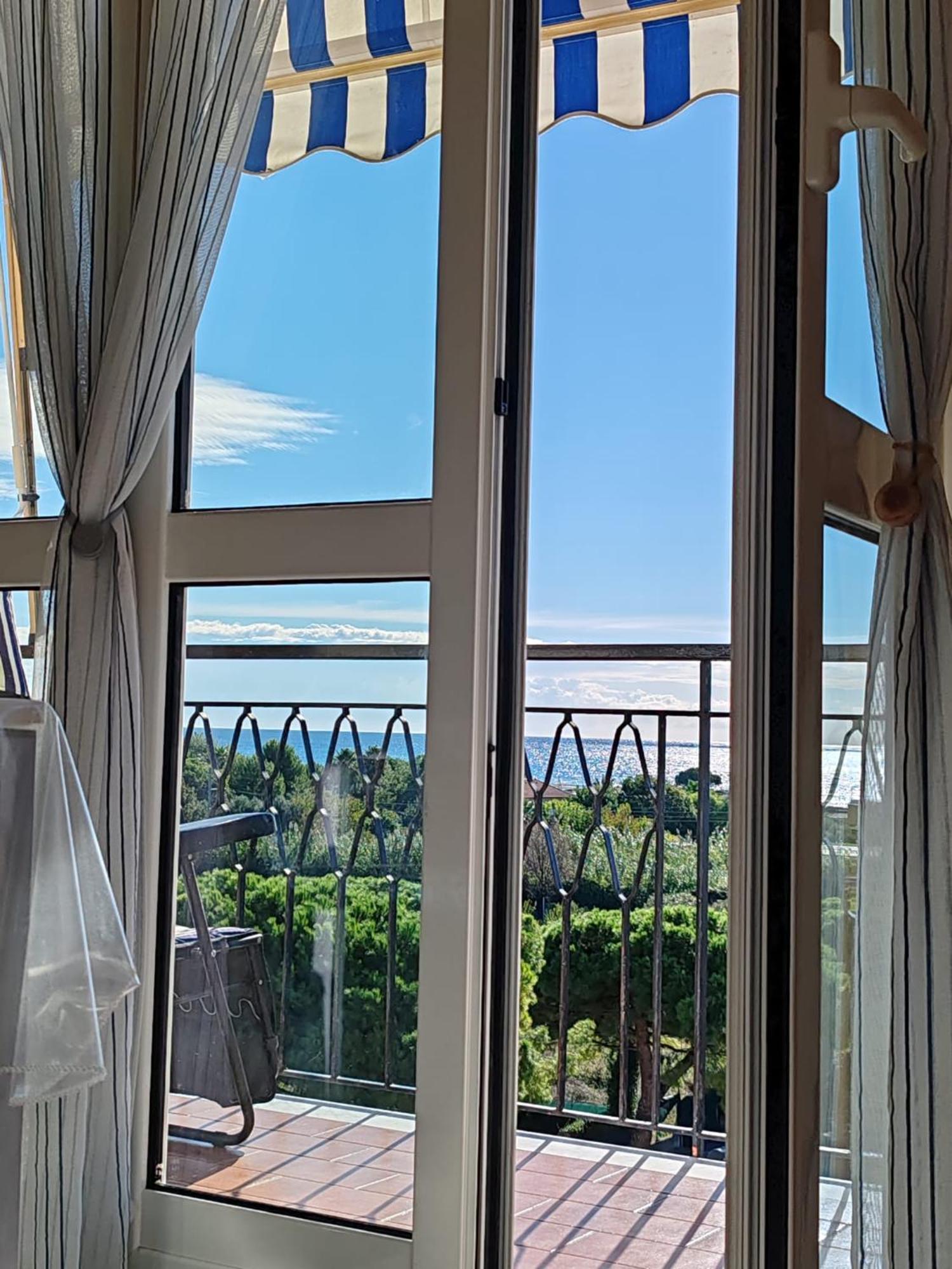 Appartamento Vista Mare Albenga Exteriör bild