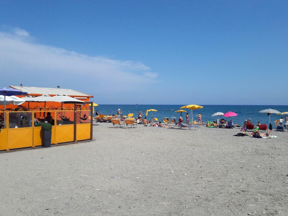 Appartamento Vista Mare Albenga Exteriör bild